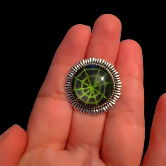 Rin's Unique Boutique - Half Off Halloween - Spiderweb - Adjustable Ring - Picture 1 of 2